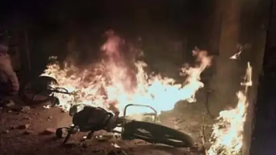 हल्द्वानी: थाने में आग, पुलिस पर हमला, सड़क पर जलीं गाड़ियां 60 image 2024 02 09 095423593