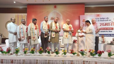 ब्रह्माकुमारीज ईश्वरीय विश्वविद्यालय ने महान विभूतियों को किया सम्मानित 100 Photo Prajapita Brahamkumaris